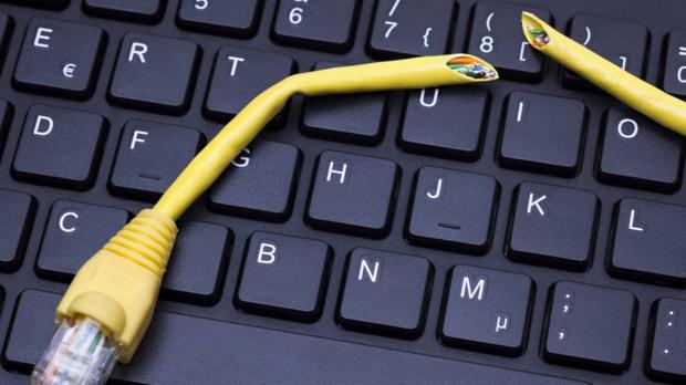 отсутствием доступа к интернету
